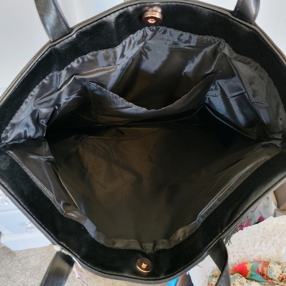 Victoria's Secret Limited Edition Black Faux Leather Flirty Fringe Tote Bag *NWT - Picture 3 of 7